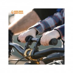 SHOTGUN Handlebar attachment that allows a child to hold on and integrate more functions into the bike ACCESSORY 2.0 94210360708